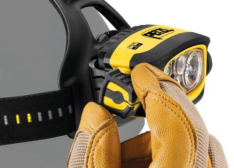 Фонарь светодиодный налобный Petzl Duo Z2 черный, 430 лм, 4 AA E80AHB от прозводителя Petzl